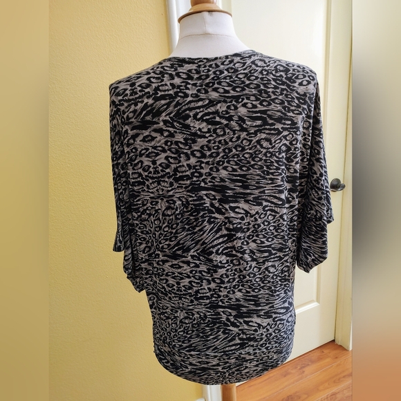 SALE ! Cowl Neck Isabella Rodriguez Black & White Blouse - Picture 9 of 14